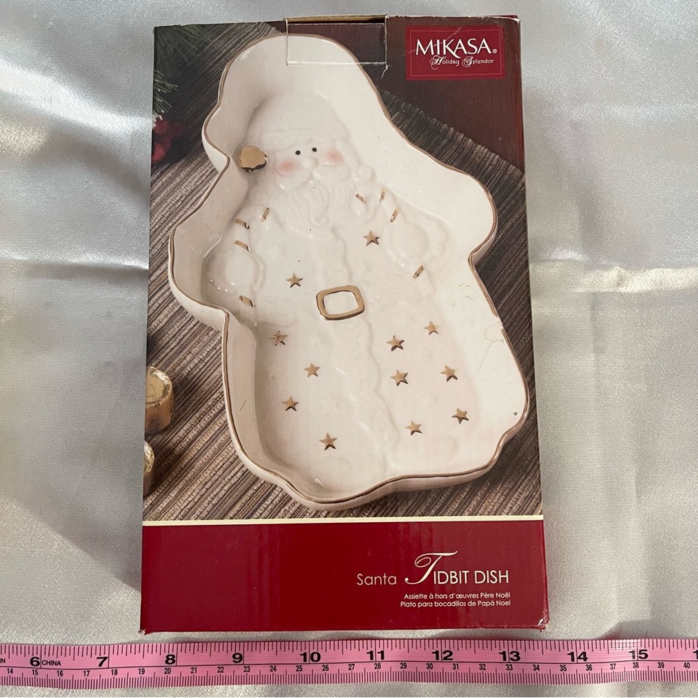 New in Box Mikasa Santa holiday tidbit dish bowl